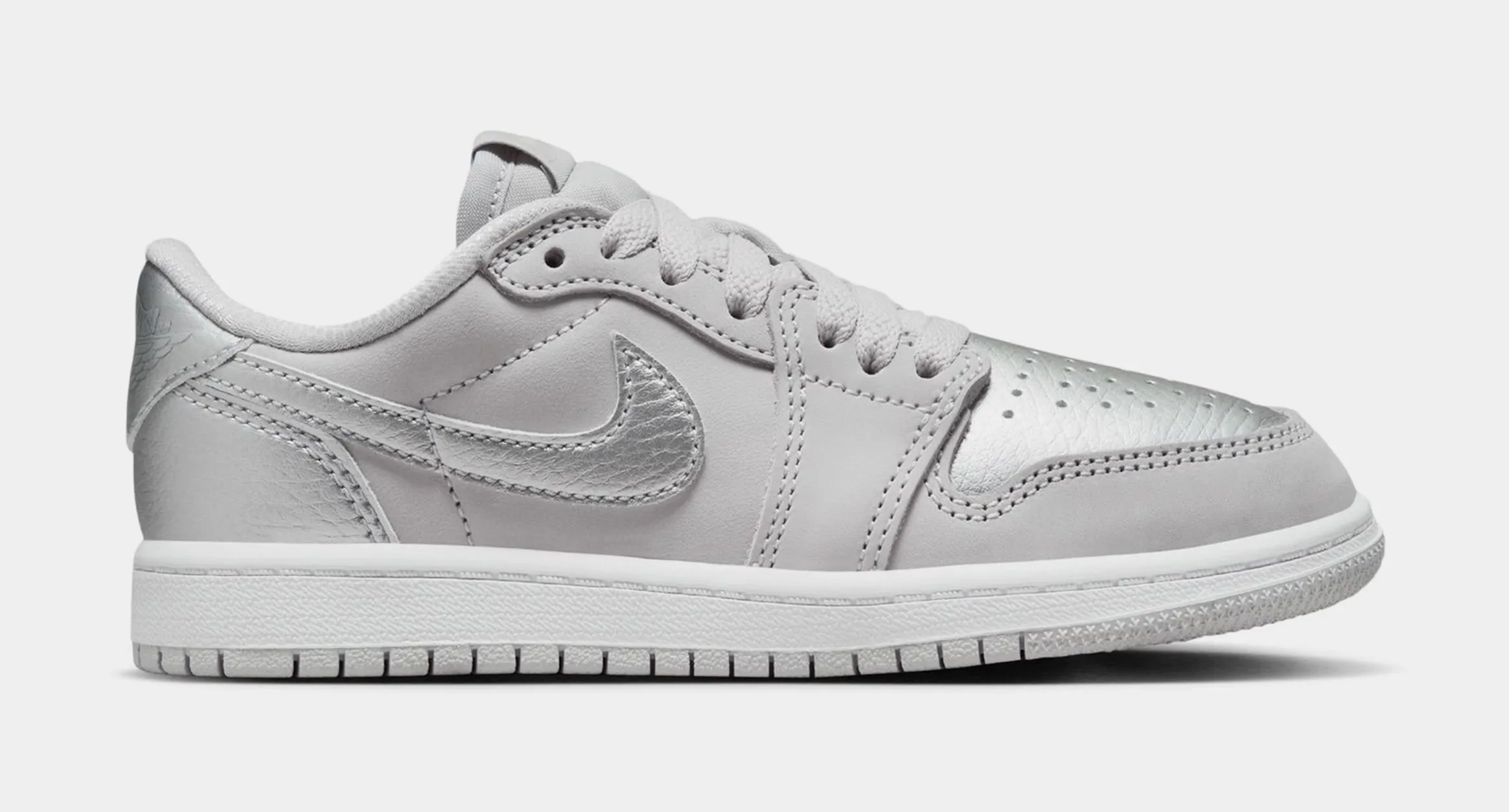 Air Jordan 1 Retro Low OG Metallic Silver Preschool Lifestyle Shoes (Neutral Grey/Metallic Silver/White)