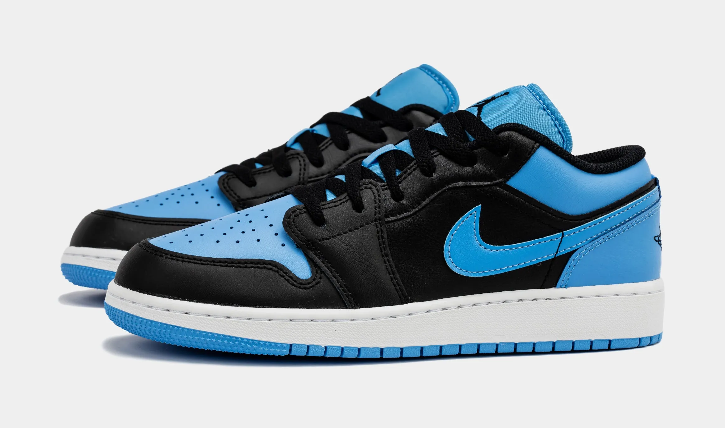 Air Jordan 1 Retro Low University Blue Grade School Lifestyle Shoes (Black/University Blue)