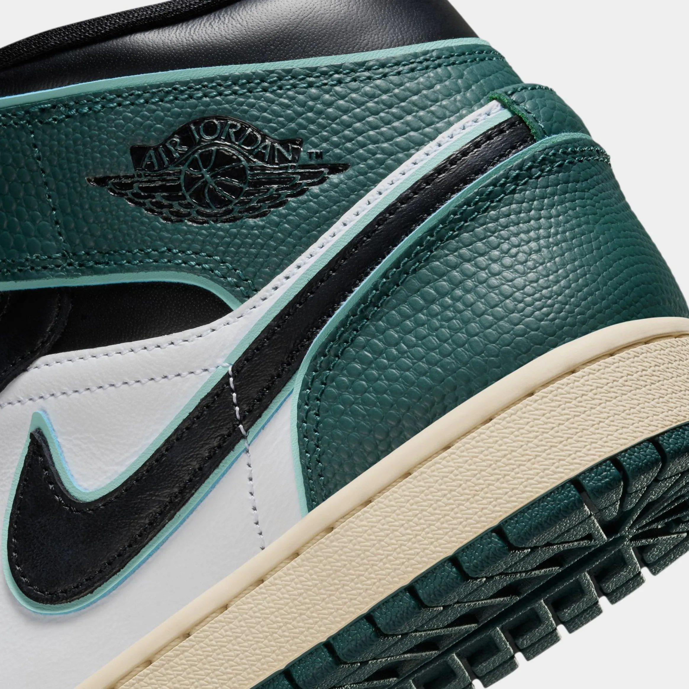 Air Jordan 1 Retro Mid SE Oxidized Green Womens Lifestyle Shoes (White/Light Dew/Oxidized Green/Black)