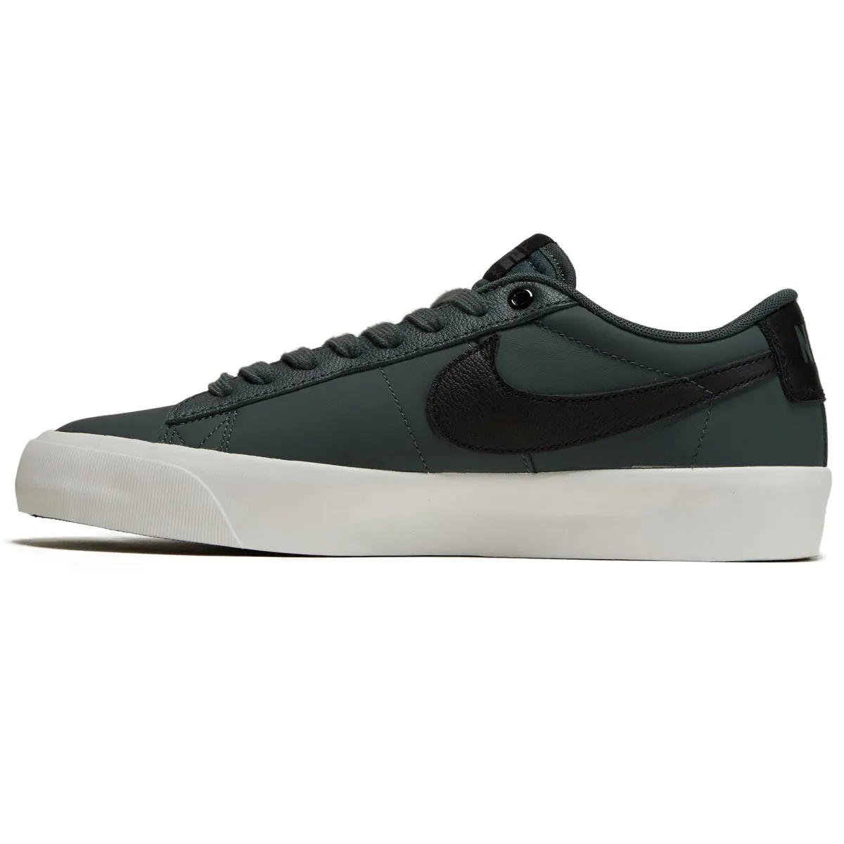 Nike SB BLAZER LOW PRO GT - VINTAGE GREEN/BLACK - 300 VINTAGE GREEN/BLACK-VINTAGE GREEN