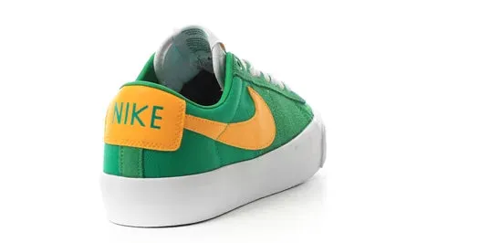 NIKE SB ZOOM BLAZER LOW PRO GT SKATE SHOES - LUCKY GREEN/UNIVERSITY GOLD